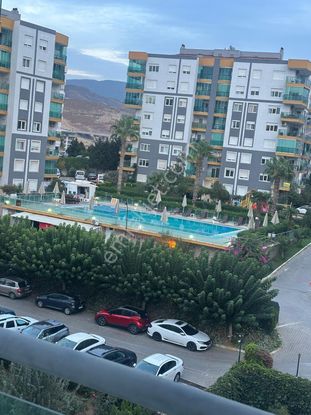 Site İçinde 3+1 Kiralık Daire Havuz Manzaralı, Güvenlikli