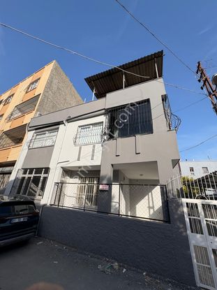 Seyhan Havuzlubahçe'de 2+1 2 Katlı Müstakil Satılık Ev