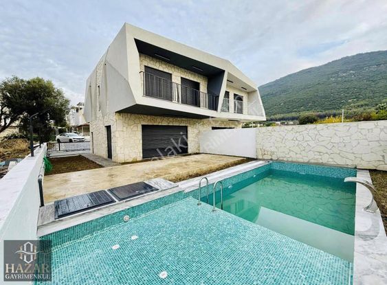 Kuşadası Güzelçamlıda Satılık Özel Havuzlu 3+1 Villa