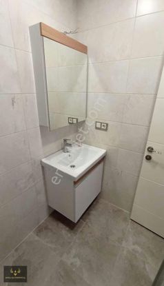 3 + 1 Satlık Daire Kiracı Siz Metrobüs 3 Dakika Otopark Var