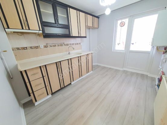 Sincan Selçuklu Mh 3+1 Full Yapılı Geniş 14 Yıllık Ara Kat Daire