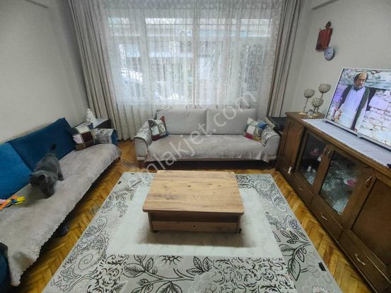 Emlak Dünyası Beşçeşmeler Meydanda Heryere 5 Dk Sahil Marmaray