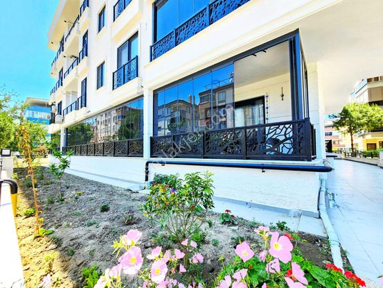 Akçay'da Aygülden Denize 300 Mt Ön Cephe Ful Sıfır Lüks Eşyalı Geniş Çift Balkonlu 1+1 Satılık Daire