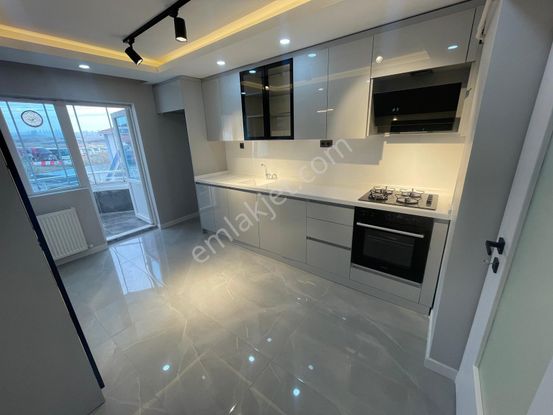 Etimesgut İstasyon Mah 3+1 Yapılı Ulaşıma Yakın Ön Cephe Satılık Daire