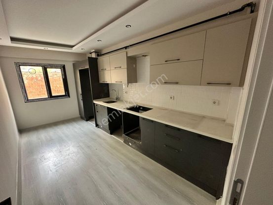 Zeki Emlak'tan Muradiye'de Satılık 3+1 Kapalı Mutfak Sıfır Daire