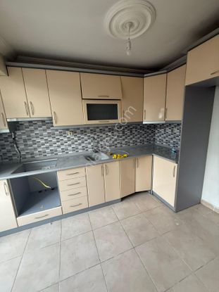 Ciftlik Mahallesinde İci Temiz Kiralık Daire