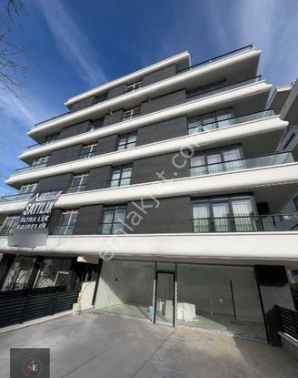 Emek Kazakistan Cad Üzerinde Satılık Dubleks 3+1 Kombili Asansorlü Otoparklı Daire