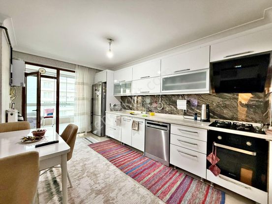 Avcılar Da Merkezi Konumda Full Yapılı Çift Balkonlu Satılık 3+1