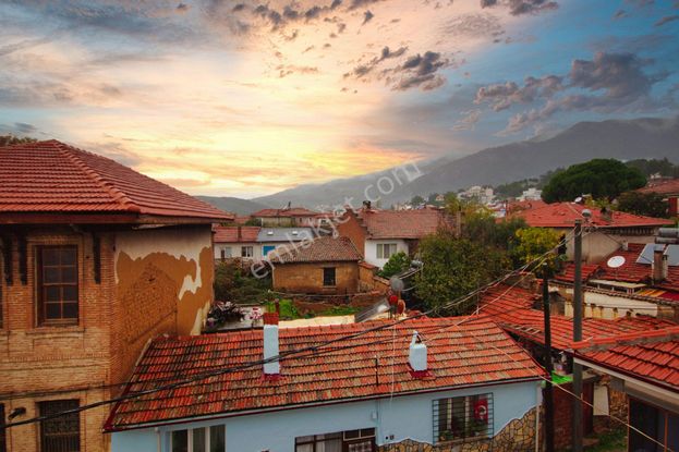 Aktif'ten Güre'de Satılık Doğa Manzaralı Ön Cephe Ferah 2+1 Daire