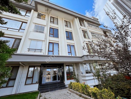 Çankaya'da Site İçerisinde Yapılı 5+2 Dubleks Satılık Daire