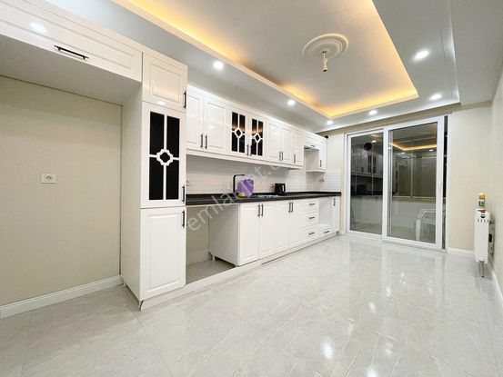 Alban Gyo'dan Ebeveyn Banyolu Çift Cephe 140m² Ara Kat 3+1 Daire