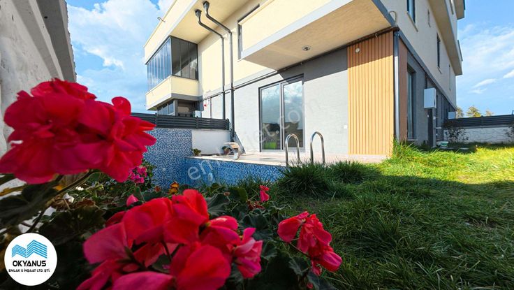 !!! Karasu'da Satılık Özel Havuzlu Lüks Fırsat Villa !!!