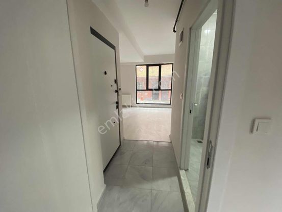 Ana Cadde Dibi Yeni Bina'da 1+1 Sıfır Daire