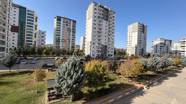 Otogar Arkasında Şehir Hastanesi Yanında 3+1 Satılık Daire