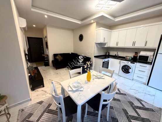 Alanya Hacet'te 1+1 Full Lüks Eşyalı Aktiviteli Satılık Daire