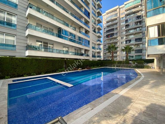 Cumhuriyet Mahallesi 3+1 145 M2 11 Katlınım 2 Katı Kombi Dogalgazlı Arakat 7/24 Güvenlikli