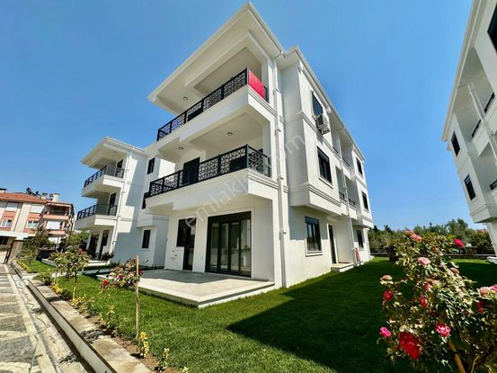 ꧁akçay Ay Emlaktan꧂küçükkuyu'da Lüks Butik Sitede Denize 250 Mt Arakat Ön Cephe Satılık 2+1 Daire