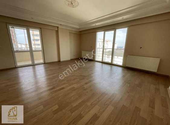 Truva // Onur Gündüzcü'den Geniş Deniz Manzaralı Kiralık 3+1