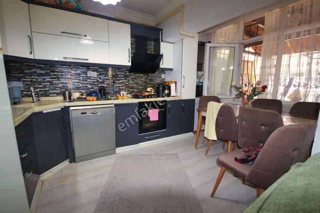 Aktif'ten Akçay'da Satılık Denize 100mt Kış Bahçeli Doğalgazlı Ön Cephe 1+1 Daire