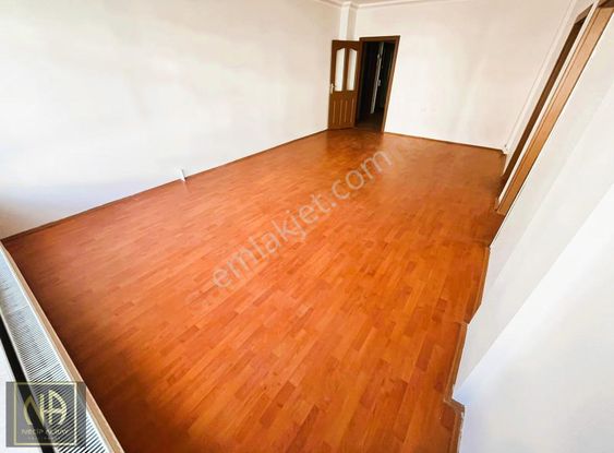 Etlik'de Cadde Üzeri Ön Cephe Masrafsız Fırsat 3+1 Satılık Daire