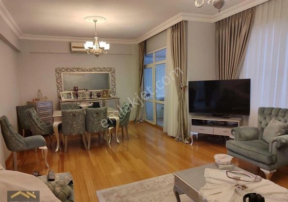 Bakırköy Merkezde 2.kat 4+1 Krediye Uygun 135 Metrekare