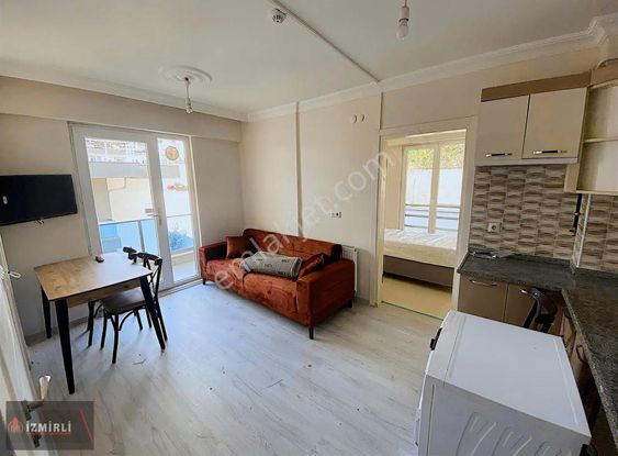 Emlak Ofisnden Üniversiteye Yürüme Mesafesinde Satılık 2+1 Daire