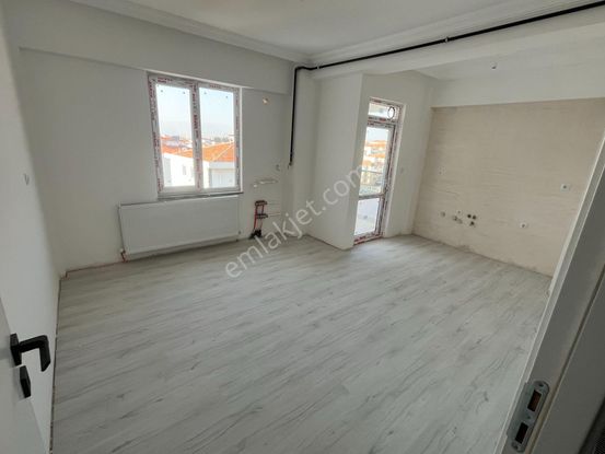 Çorum Cengiz Yapı-yavruturna Orta Okulu Civarı Satılık 1+1 Daire