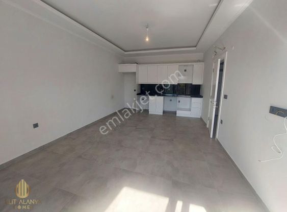 Alanya Oba Çarşamba'da Kiralık Arakat Daire