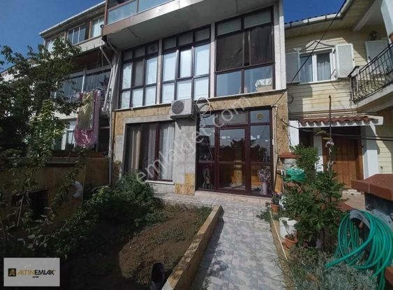 Topçularda Bağımsız 3 Katlı Satılık Müstakil Ev