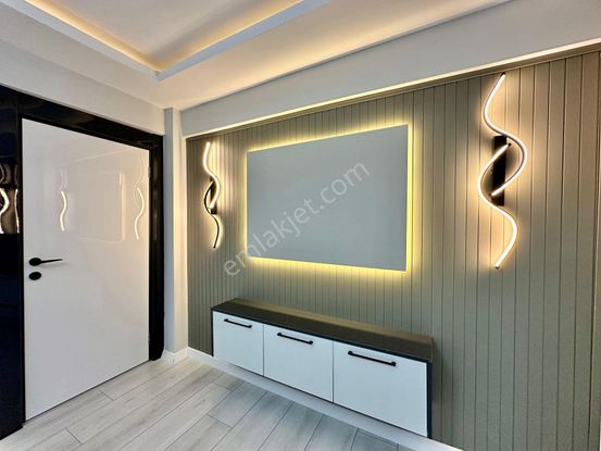 ꧁ay Emlaktan꧂akçay Merkezde Denize Yakın Bahçe Kullanımlı Müstakil Tadında Satılık 2+1 Lüx Daire