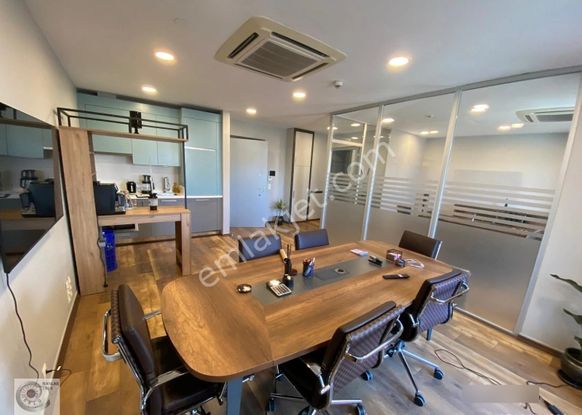 Maslak 1453'te Eşyasız Özel Tuvaletli & Klimalı 2 Bölmeli Ofis