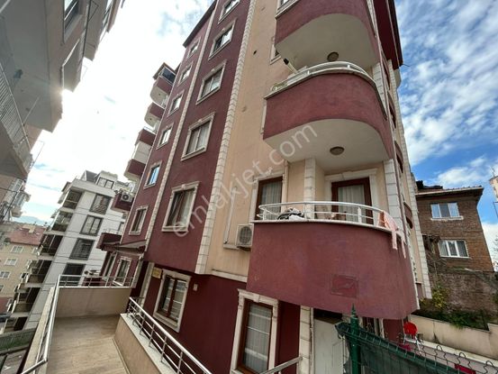 İzmit Rasathane Caddesi Full Eşyalı 1+1 Arakat Daire