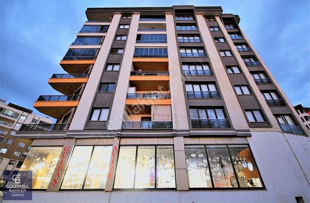 Edremit Kadıköy'de, Cadde Üstünde, Ön Cephe, Geniş 3+1 Daire