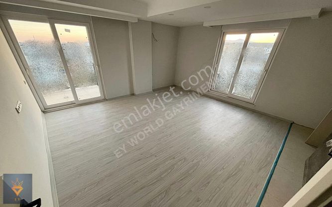 Mendereste Asansörlü Katta Sıfır 1+1 !