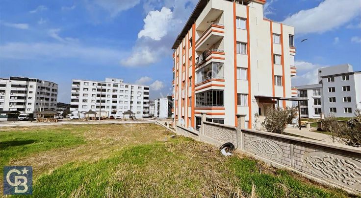 Aliağa Örnekken Mahallesi'nde Satılık 3+1 Geniş Daire