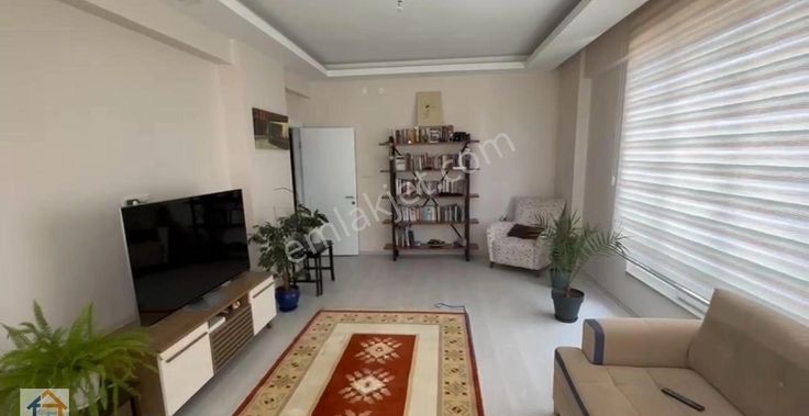 Bizim Emlaktan Işık Sitesinde Son Kat Satılık 2+1 Daire