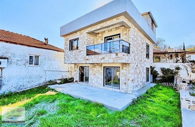 Aliağa-güzelhisar Merkezi Konum Müstakil 4+1 Villa