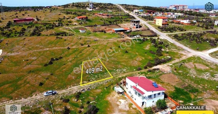 Ayvacık Hamdibey Mahallesinde Satılık 409 M2 %35 İmarlı Arsa