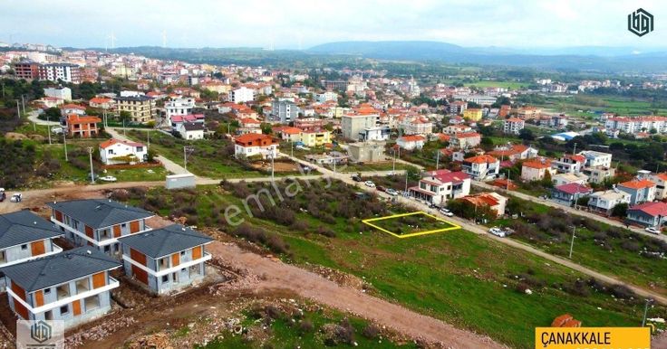 Ayvacık Hamdibey Mahallesinde Satılık 317 M2 4 Kat İmarlı Arsa