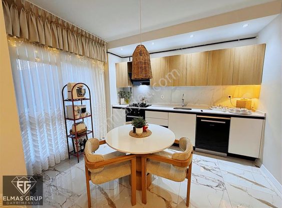 Serdivan Yazlık Mah'de Satılık Lüx Site İçi 2+1 Daire Şok Fiyat!