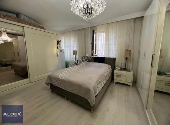 Gop Kumkapı Sokak Net 150 M2 1. Kat Ön Cephe Satılık 3+1