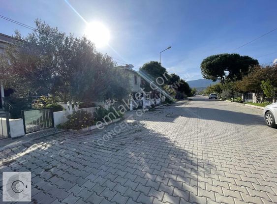 Yenifoça Gençellı Denize 150mt.3+1 Satılık Villa