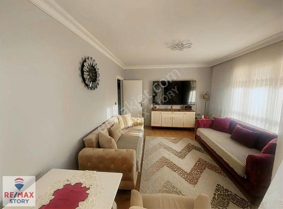 Çayırova İstiklal Cad.üzeri Arakat Asansörlü 2+1 Satılık Daire