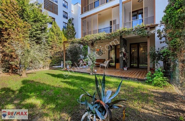 Remax Area Dan Balat Site İçi Eşyalı Kiralık 3+1 Bahçeli Daire