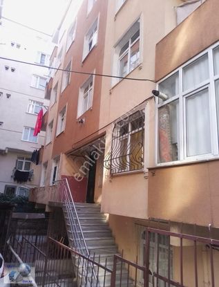 Çeşit Emlak Akıncılar Mah Tranvaya Yakın 2+1 1.kat Satılık Daire