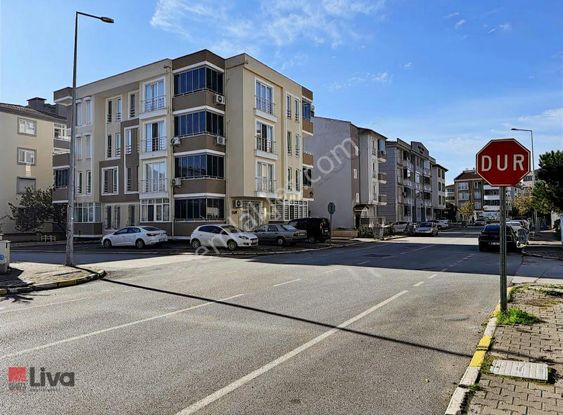 Savaştepe Cad.bir Arkası Sevinç Sokakta Önü Açık Köşe Konumlu