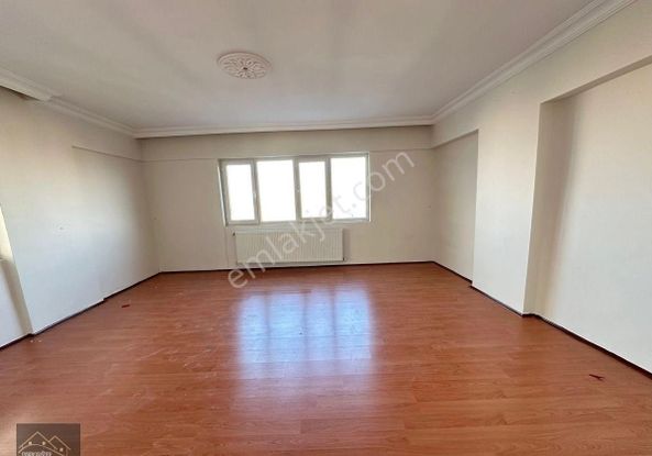 Reşadıye’den Dikmen Mürsel Uluç Mah.asansörlü Manzaralı 3+1 Daire