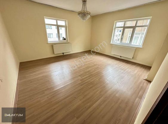 Emlakyumdan Yeni Kaman Durak Arkası Arakat Batı Cephe Satılık3+1