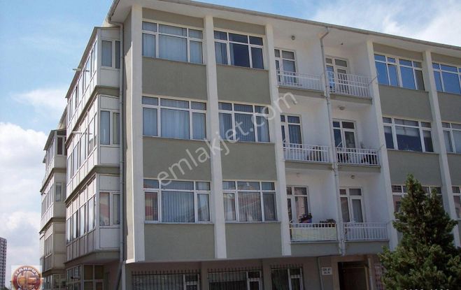 Ayrancı Reşatnuri'de 2+1 90m2 Bakımlı Daire
