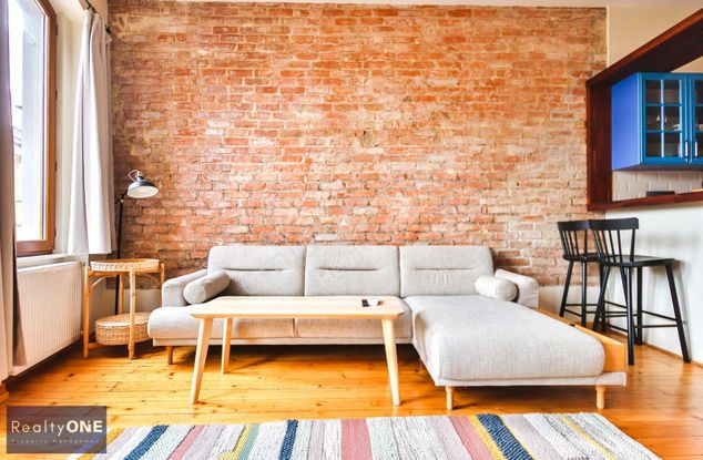 R-one Beyoğlu Tarihi Bina Eşyalı 1+1 Balkonlu Satılık Daire-eng